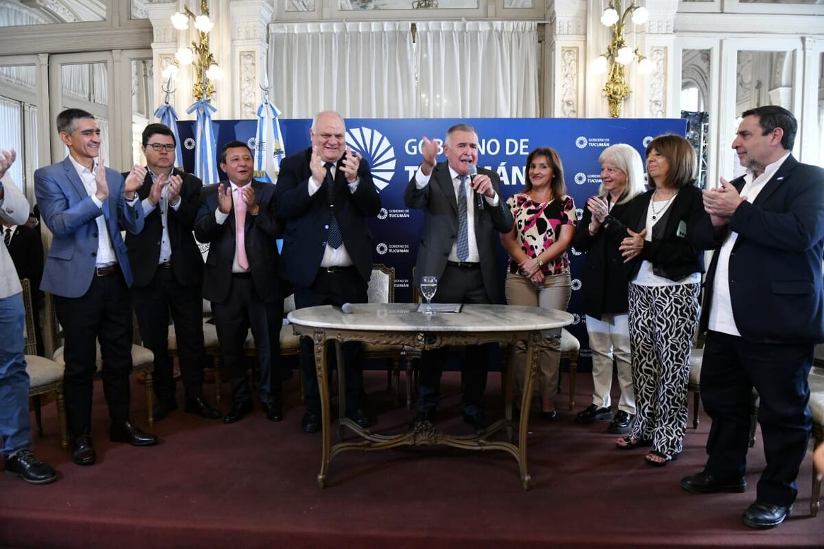 Impulsando la economía local: Jaldo otorgó microcréditos por 20 millones de pesos