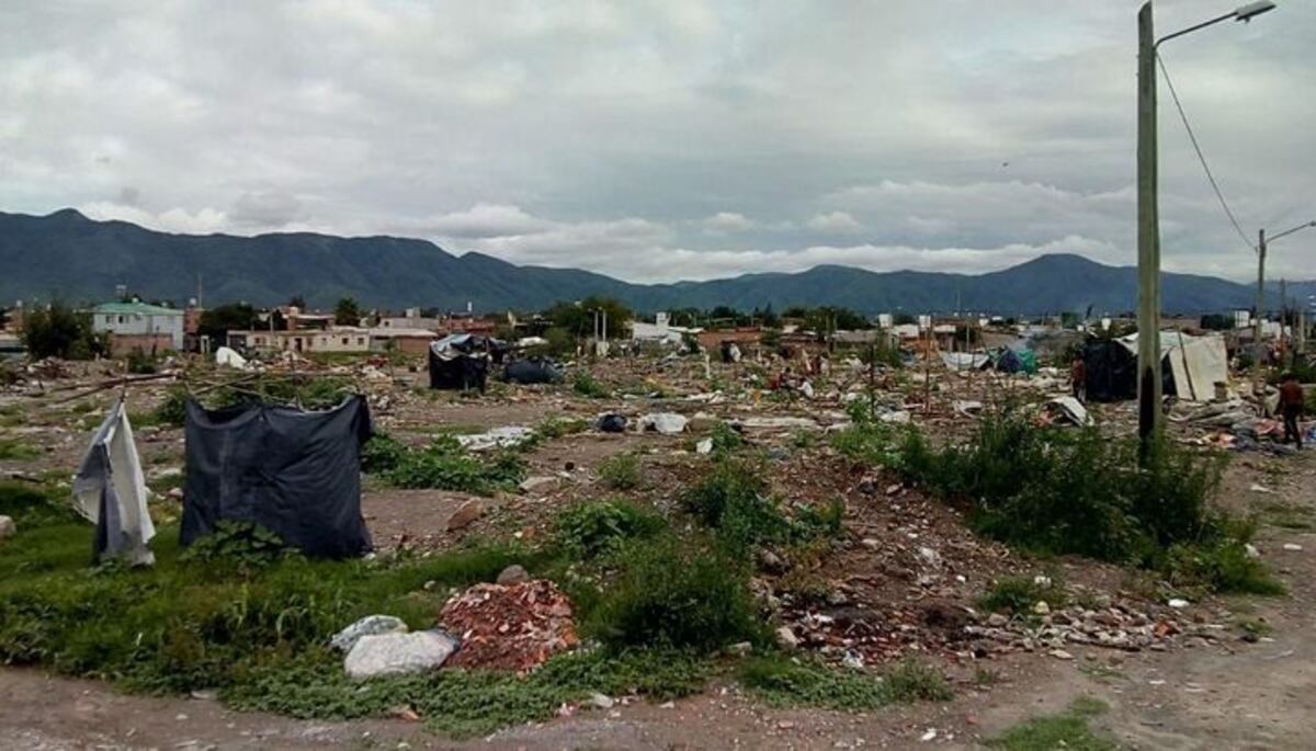 El Estado inscribirá a los exocupas de Parque la Vega en los planes Mi Lote y Potenciar Trabaja