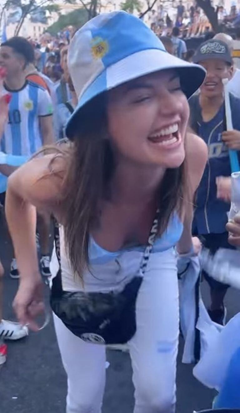 Sofía Jujuy Jiménez festejando en Buenos Aires.