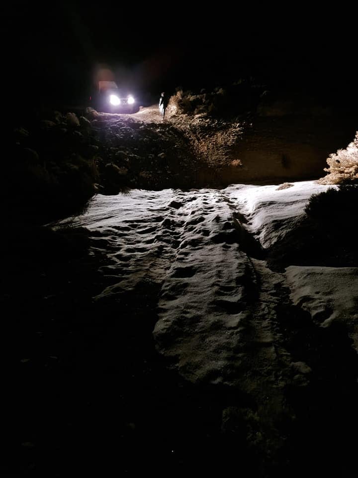 Desbarrancaron en la cordillera y sobrevivieron 3 días en la camioneta, con temperaturas bajo cero. Foto: Defensa Civil Malargüe.