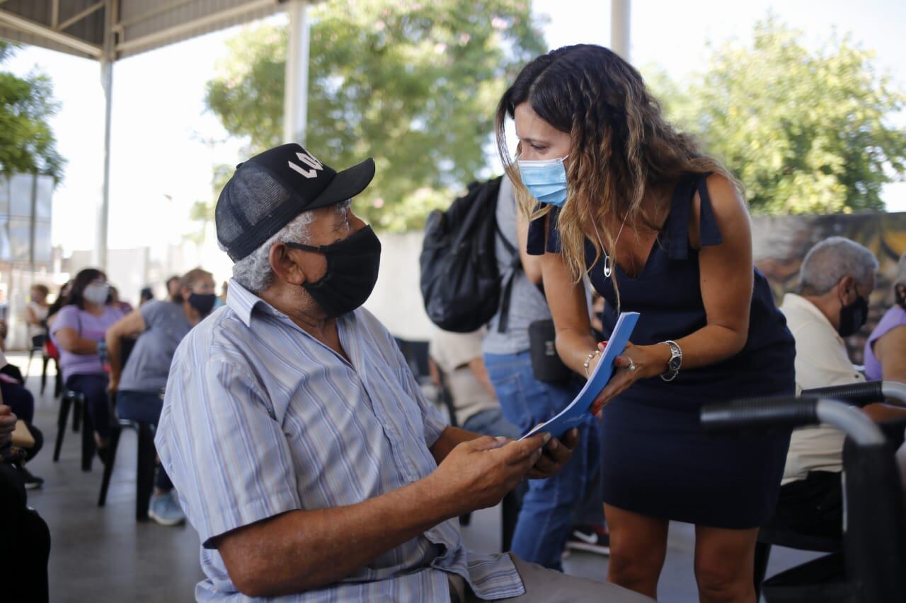 Entregaron escrituras sociales en barrio 1 de Mayo (Prensa Gobierno)