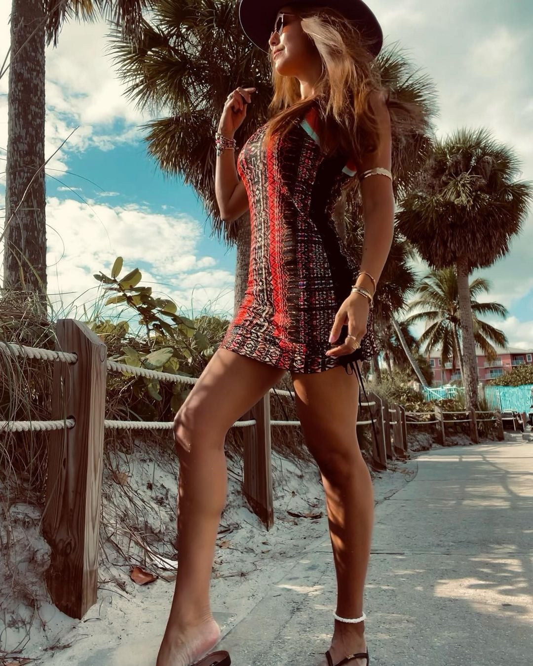 Loly Antoniale sorprendió con su sesión de fotos al estilo "boho chic".