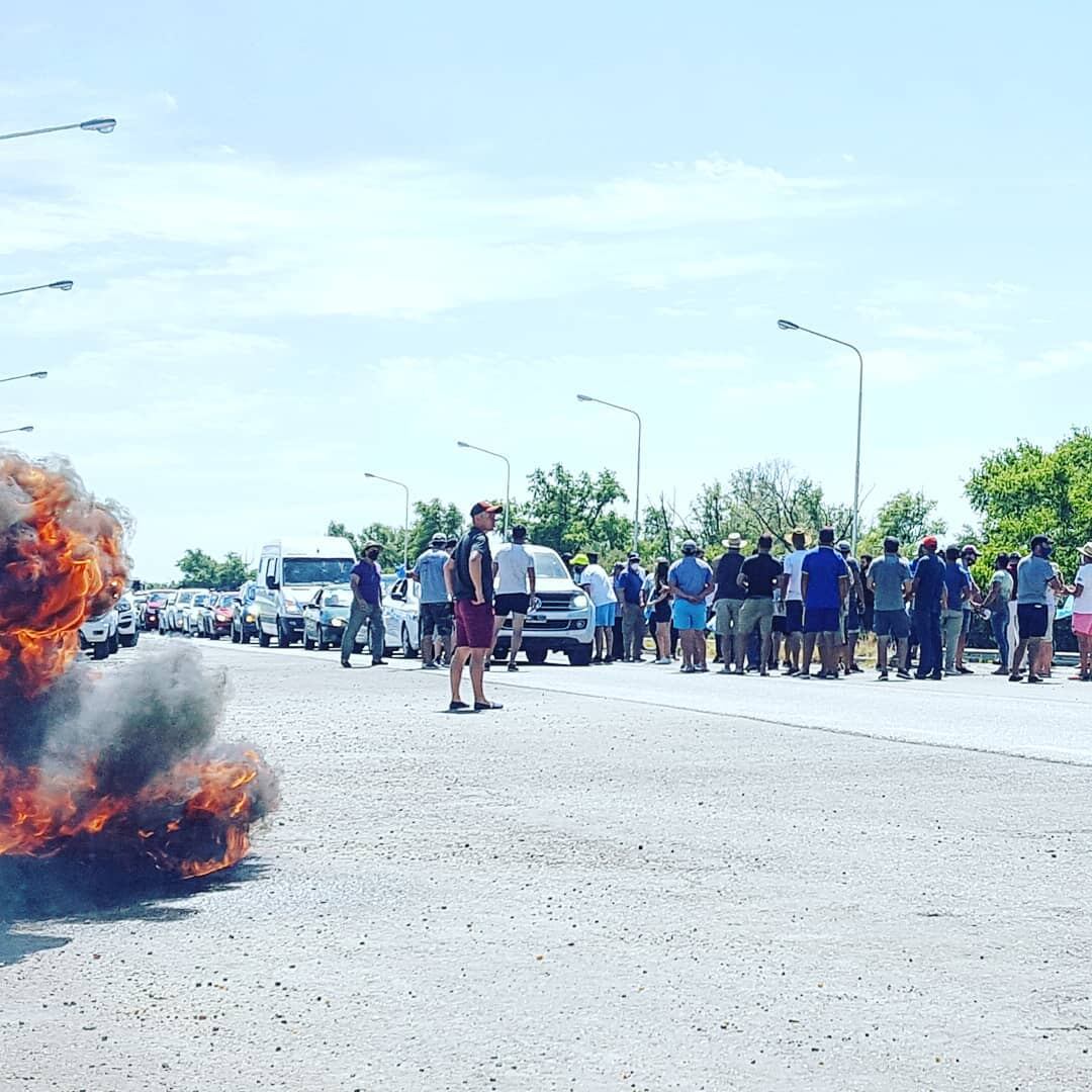 Vecinos de Ibicuy cortan la Ruta Nacional 12/ Instagram Mattiauda.