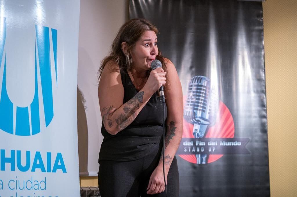 La Secretaría de Cultura y Educación presentó el ciclo de stand up “Entre Risas”