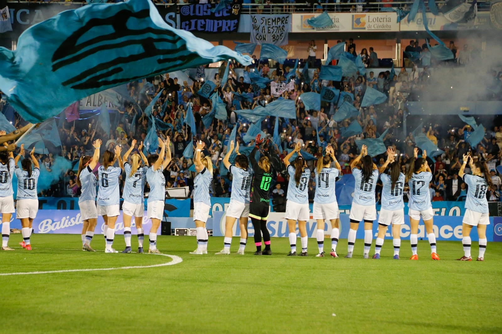 Un día como hoy, el 1 de octubre de 2022, Las Piratas ascendían a la Primera División del Fútbol Argentino, invictas y siendo el primer equipo del interior en lograrlo. (Prensa Belgrano)