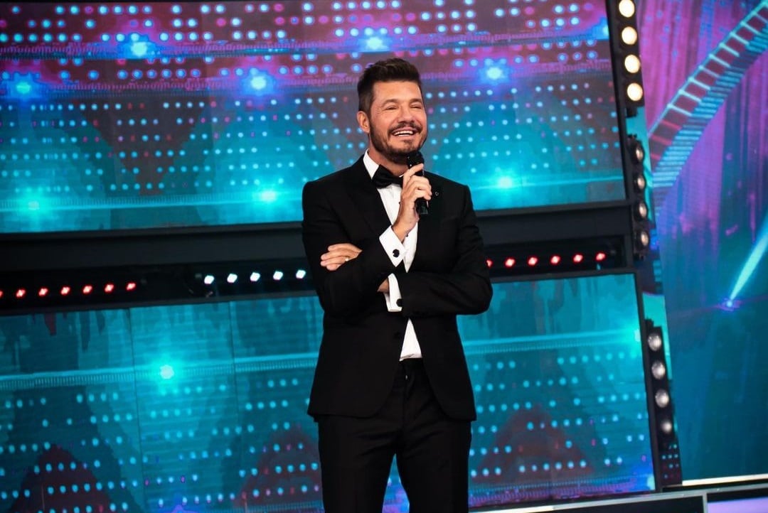 Marcelo Tinelli recibió duras críticas por la falta de distancia social en el comienzo de "ShowMatch". Foto: