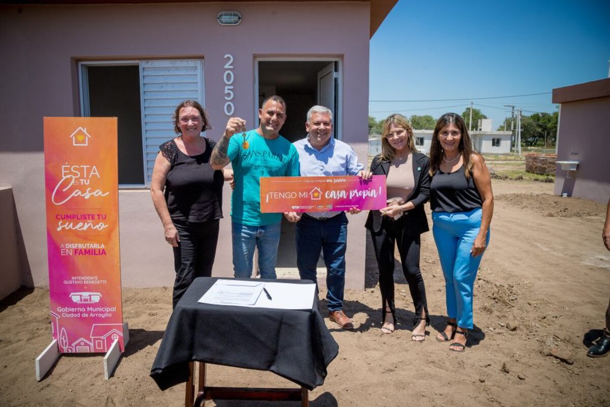 El Municipio de Arroyito entregó 12 viviendas de Plan Casa y Plan Casa Social