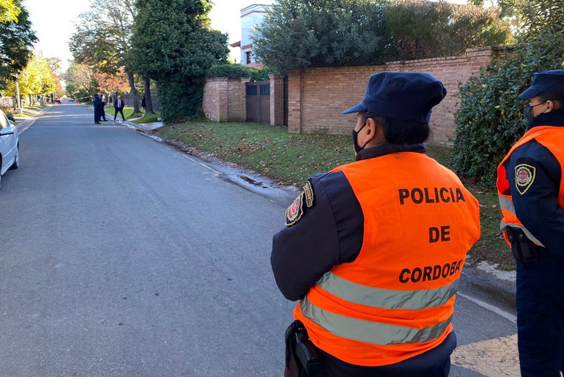 Caso Nora Dalmasso día 22. Inspección ocular en la casa de Marcelo Macarrón, en la habitación donde mataron a Nora Dalmasso.  (Tomy Fragueiro / La Voz)