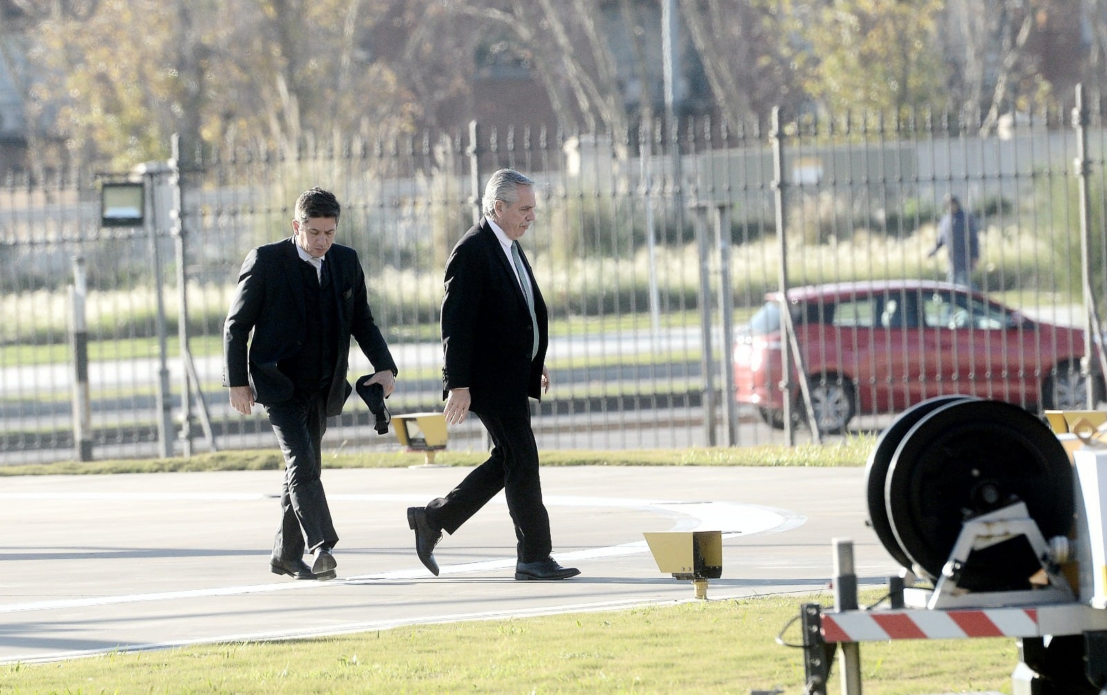 Alberto Fernández llegando a la Casa Rosada para la reunión de gabinete.