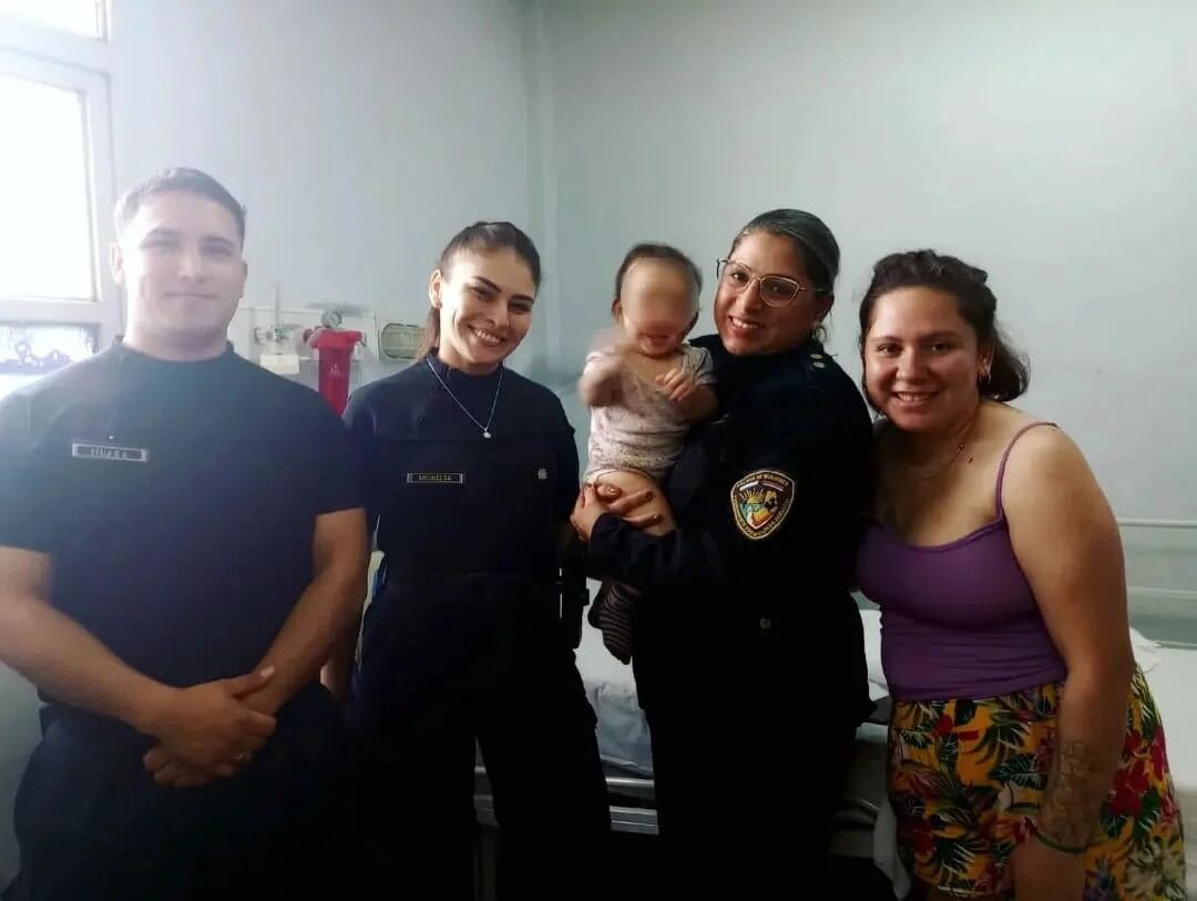 Puerto Iguazú: policías salvaron la vida de una bebé de 8 meses.