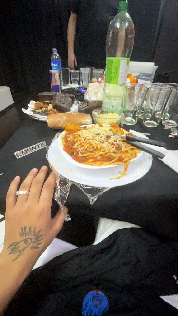 El nuevo visitante distinguido de Rosario se pidió unas pastas con salsa para el día del show.