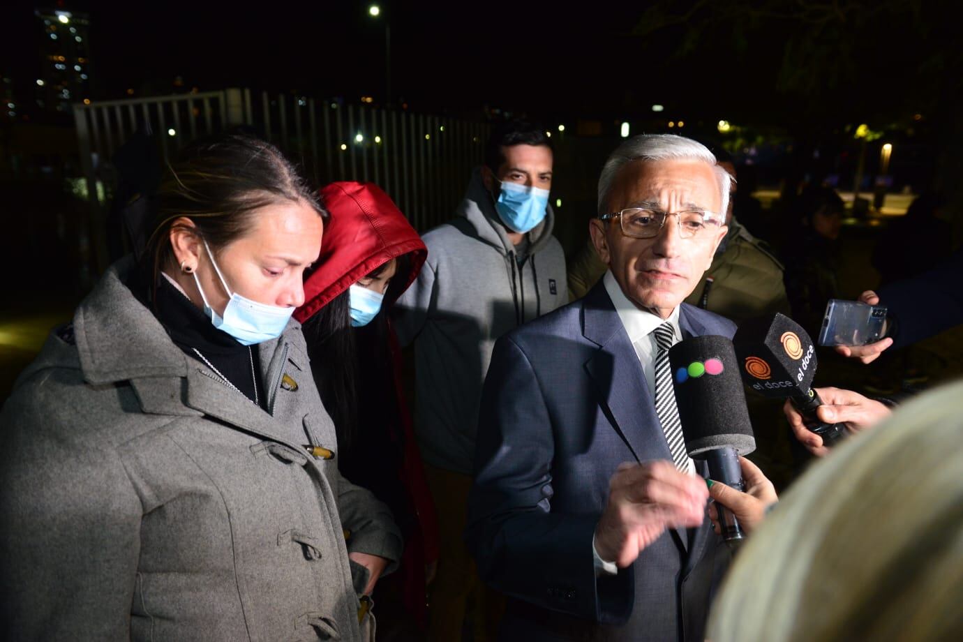 El gobernador Schiaretti recibió a las madres de los bebés fallecidos en el Hospital Materno Neonatal junto con su abogado, Carlos Nayi. (Nico Bravo/La Voz)