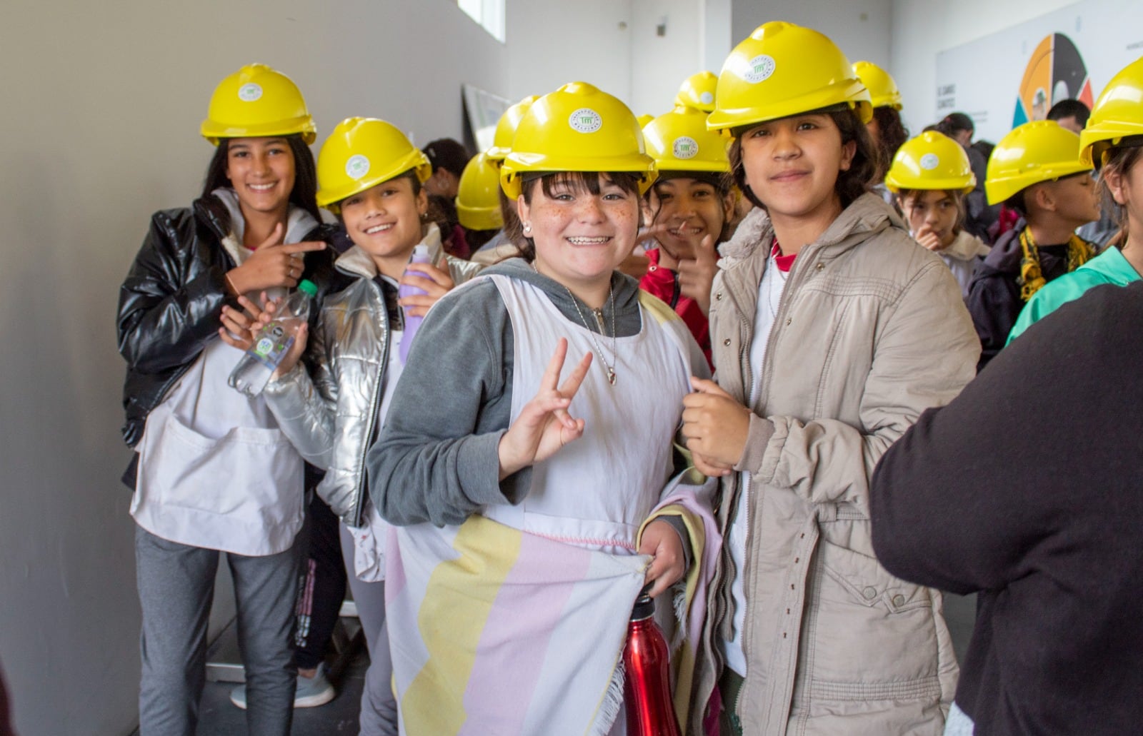 En el Día Mundial del Reciclaje alumnos de escuelas de Tres Arroyos plantaron árboles