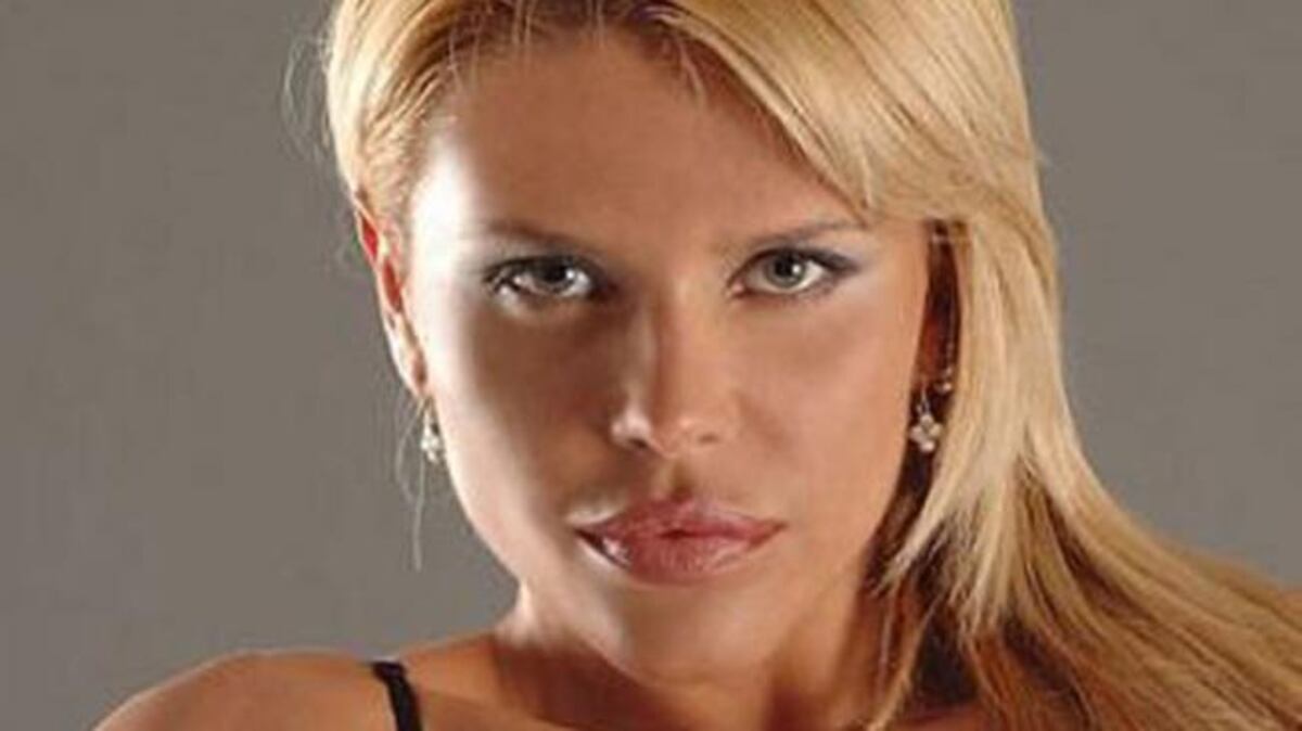 Desde su jardín, Nazarena Vélez subió la temperatura en Instagram al posar en microbikini: “Me carga de linda energía”