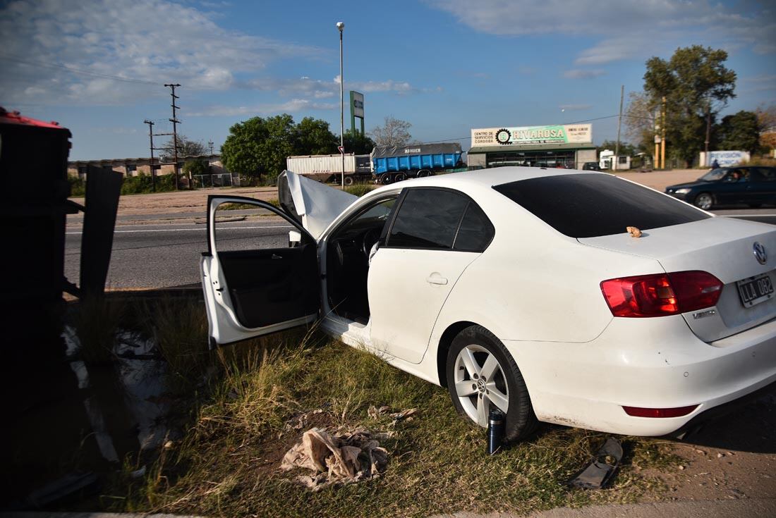 Choque en la Ruta 19 entre un camión y un auto a la altura del mercado de abasto.Foto: Pedro Castillo