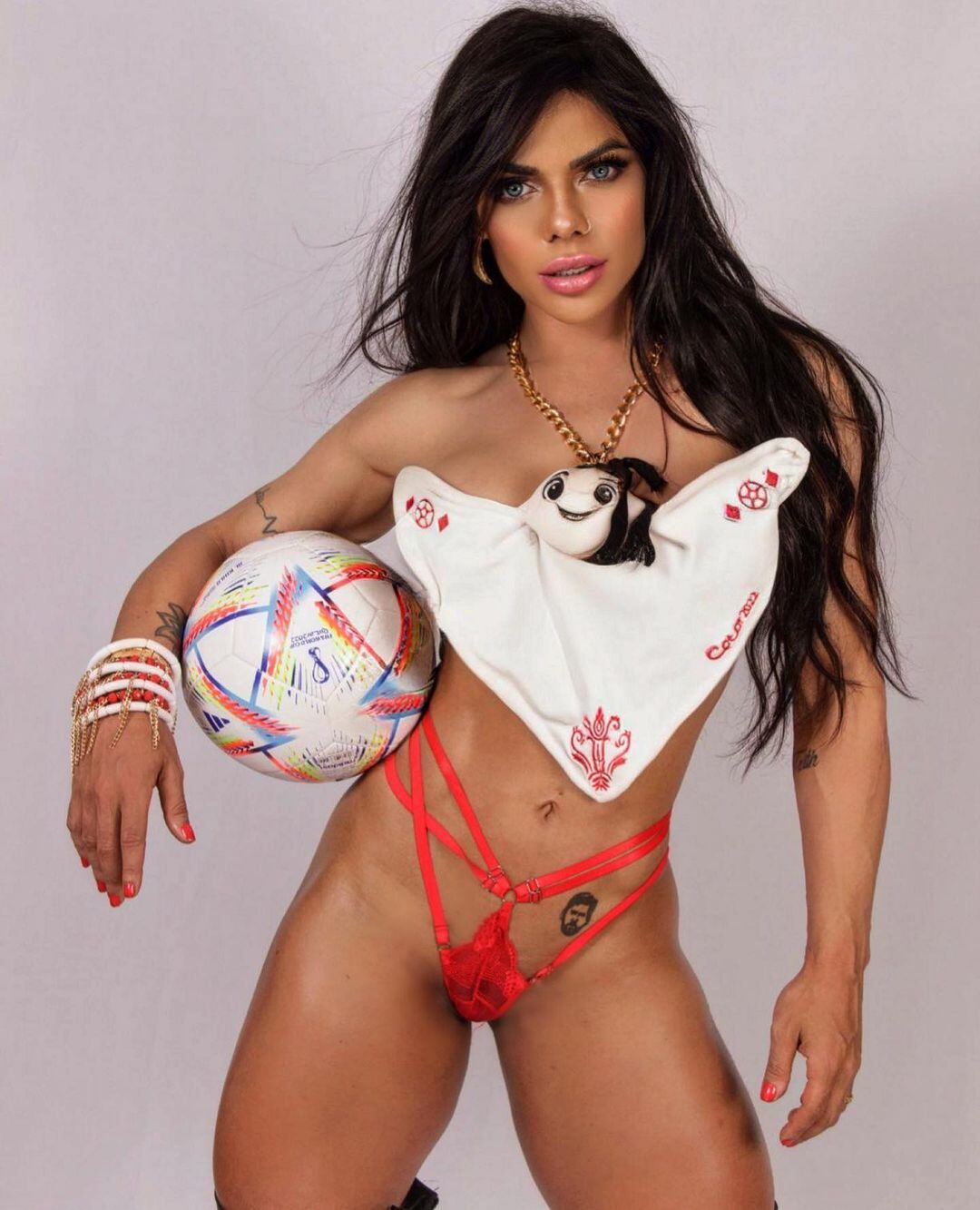 Suzy Cortez como Musa del Mundial Qatar 2022