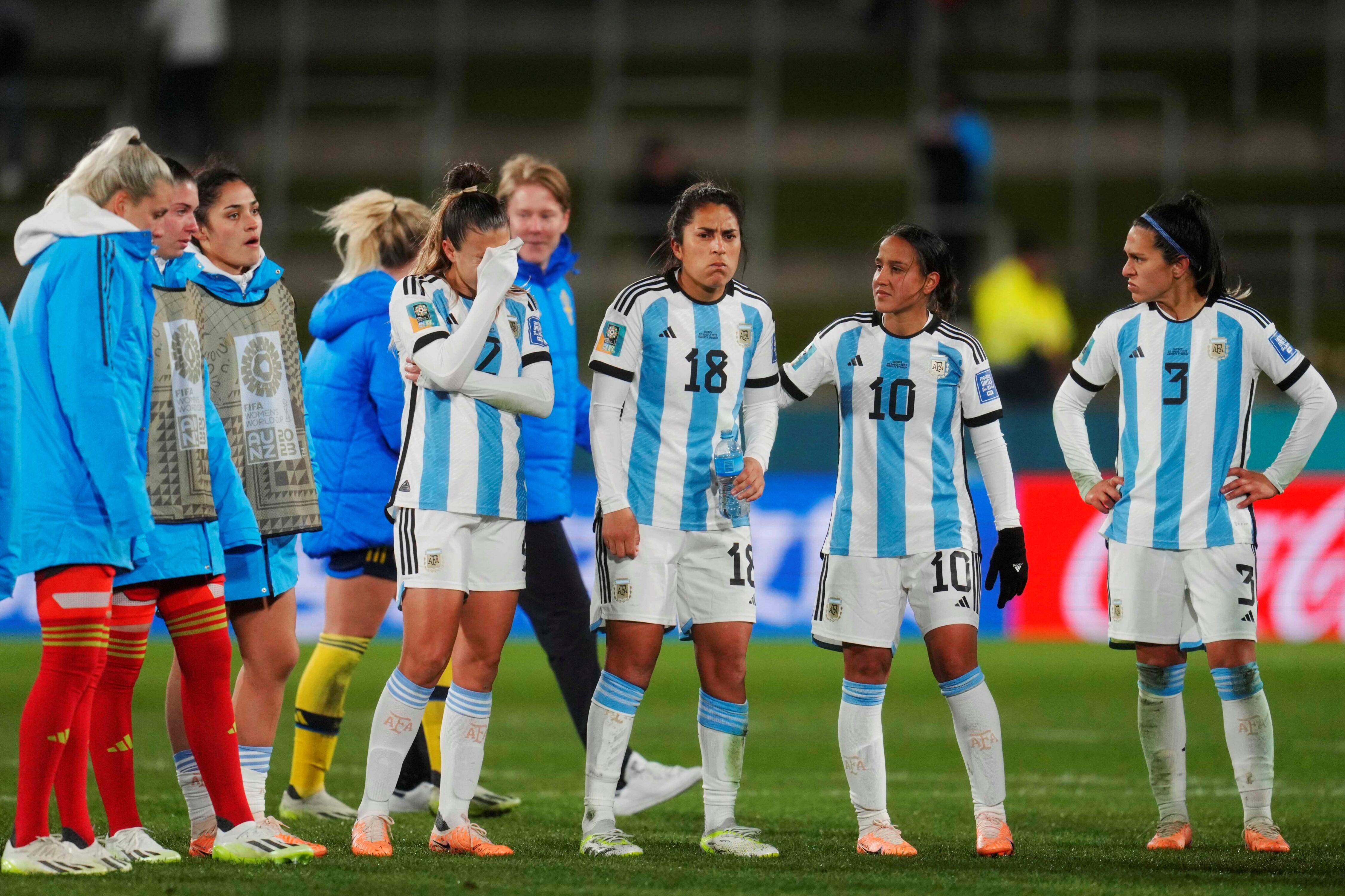 Argentina cayó ante Suecia 2-0 y quedó eliminada del Mundial de Australia y Nueva Zelanda. (AP)