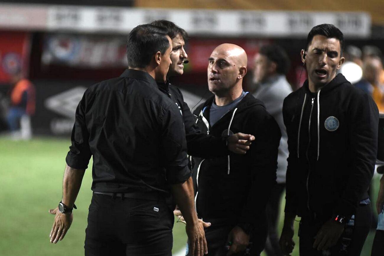 Belgrano visitó a Argentinos Juniors en el estadio Diego Maradona de La Paternal por la cuarta fecha de la Liga Profesional. (Federico López Claro / La Voz)