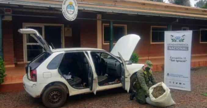 Gobernador Roca: secuestraron marihuana transportada en un automóvil.