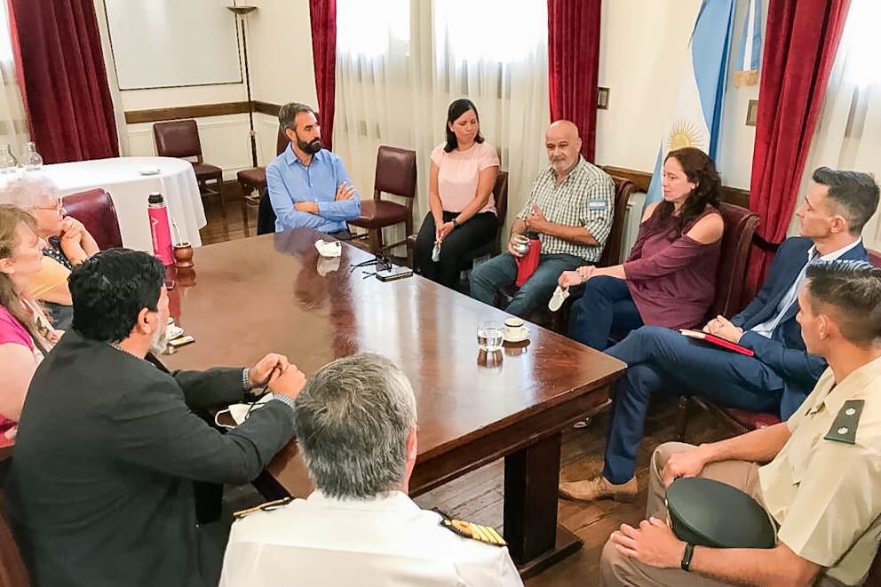 Los presentes analizaron la situación y se remarcó que con esta medida, se cortan las distancias y se puede inferir que también es hacer soberanía a través de la cultura.