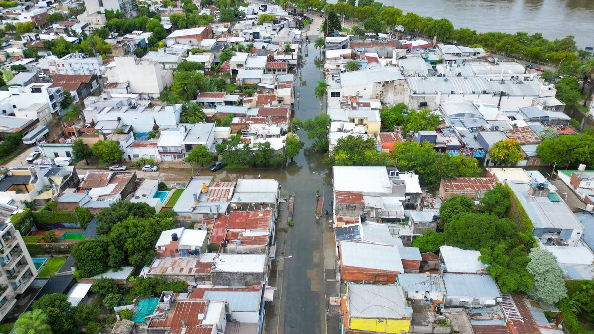 Llega a Gualeguaychú el gobernador Rogelio Frigerio para recorrer las zonas afectadas por las inundaciones