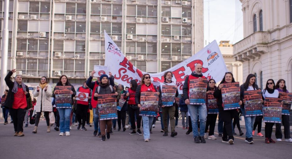 Docentes entrerrianos se manifestaron en la calle en otro día de paro.