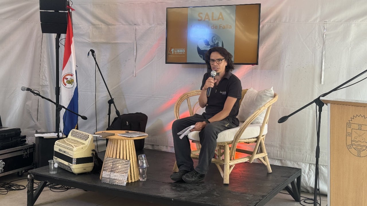 Comunidad Paraguaya en la Feria del Libro Carlos Paz.