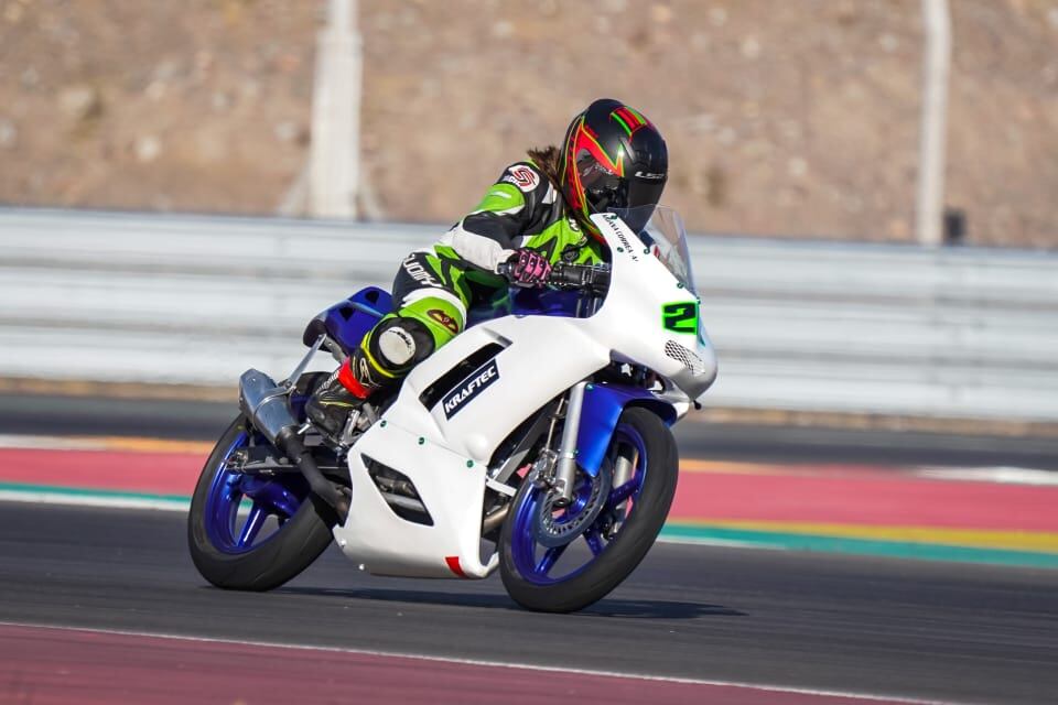 Ariana Correa la niña del Superbike