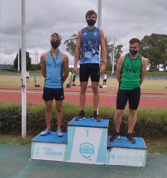 Azul obtuvo diez medallas de azuleños el provincial de mayores de atletismo