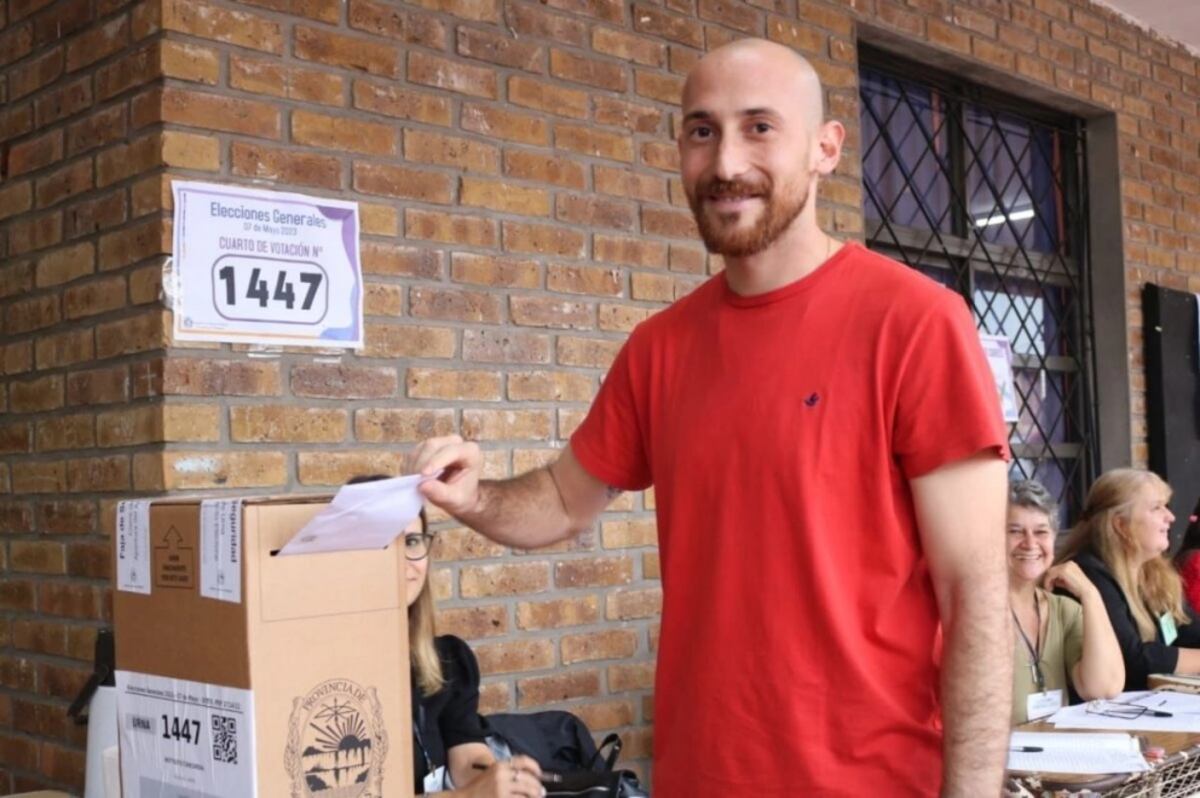 Elecciones en Misiones 2023: Pablo Hassan votó en Oberá y aseguró que esperará los resultados junto a su familia