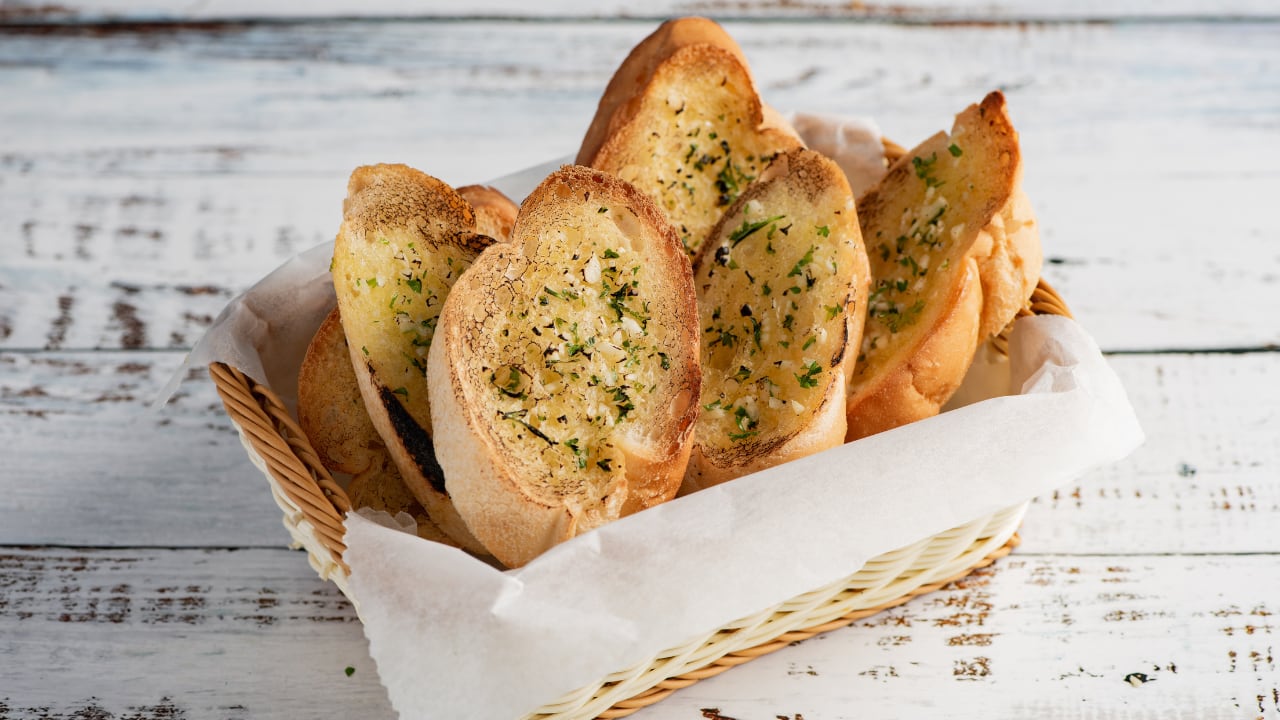 Una receta rica y fácil: el paso a paso para preparar el mejor pan de cebolla