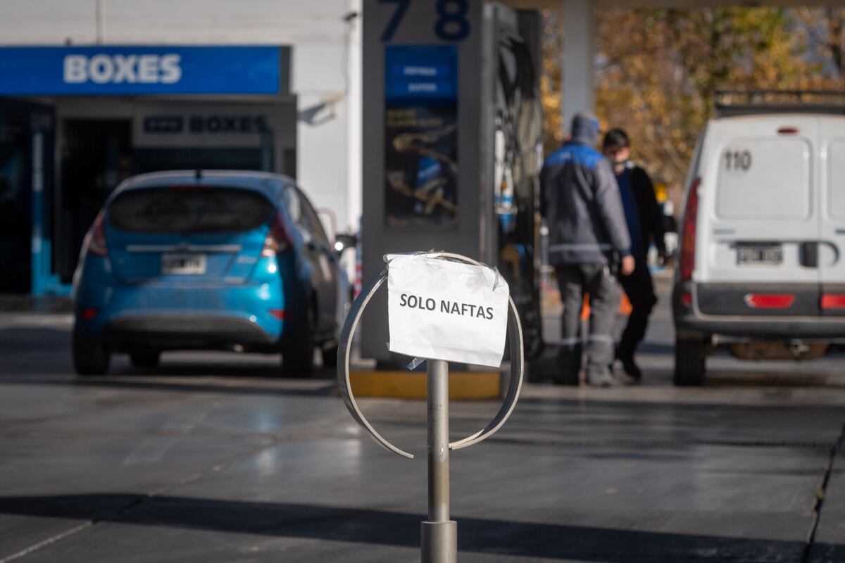 Falta de Gasoil, Camiones
Estacion YPF calle Rawson, Godoy Cruz.

Foto: Ignacio Blanco / Los Andes 