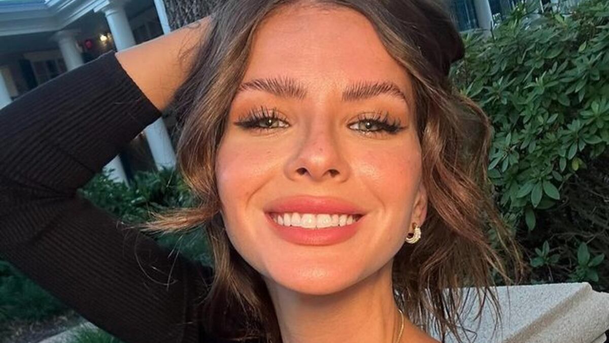 La China Suárez posó en crop top y minifalda para el infarto