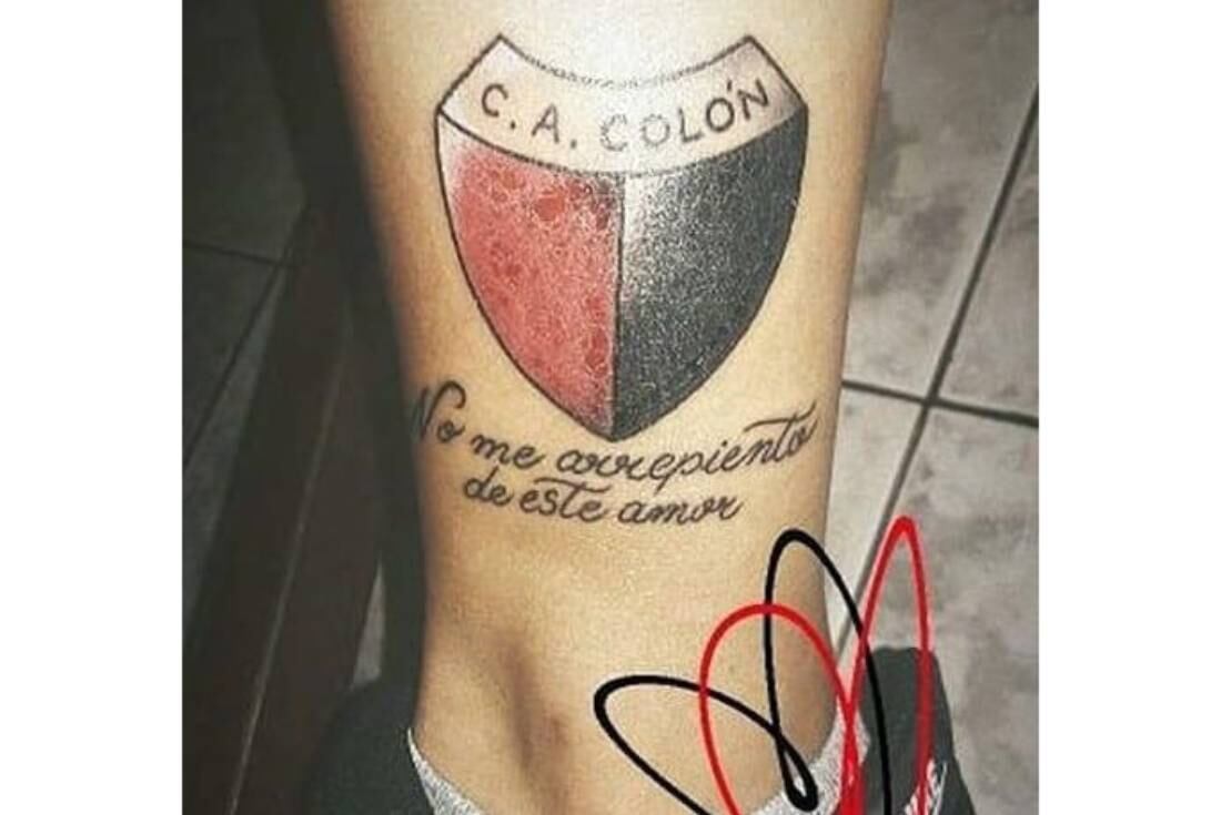 Los tatuajes más elegidos entre los hinchas de Colón tras la victoria en la Copa de la Liga Profesional