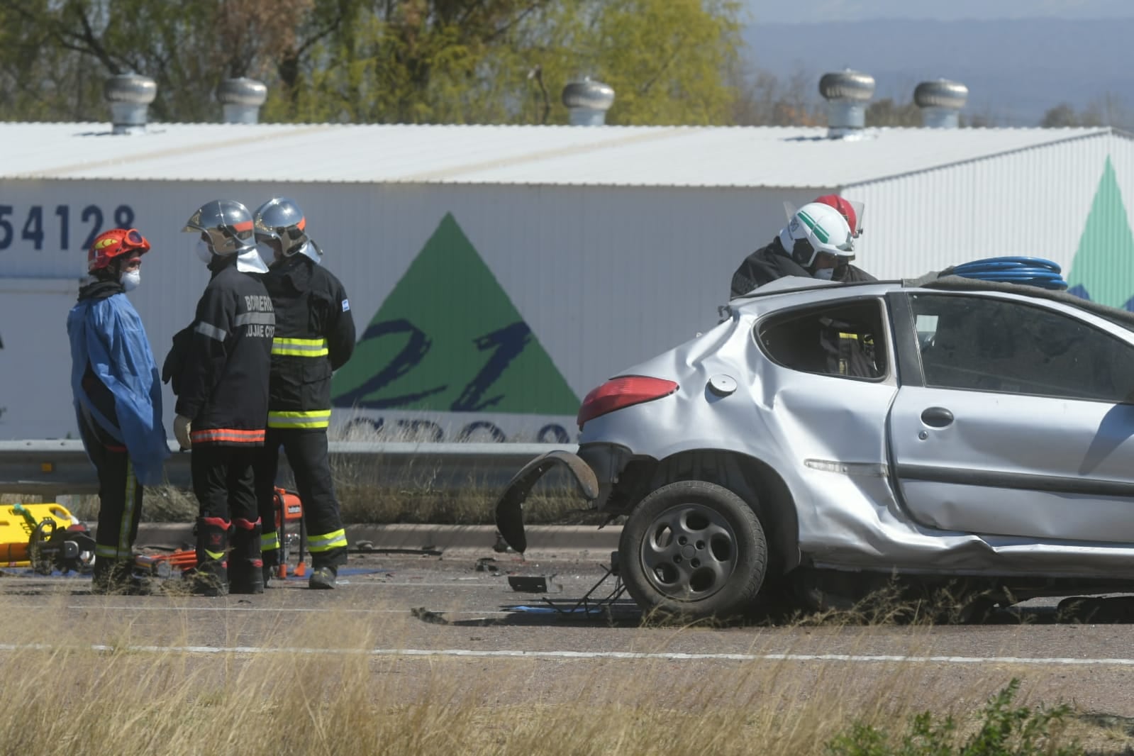 La joven falleció en el acto, mientras que los dos ocupantes del otro vehículo sufrieron lesiones múltiples. Foto: Ignacio Blanco / Los Andes