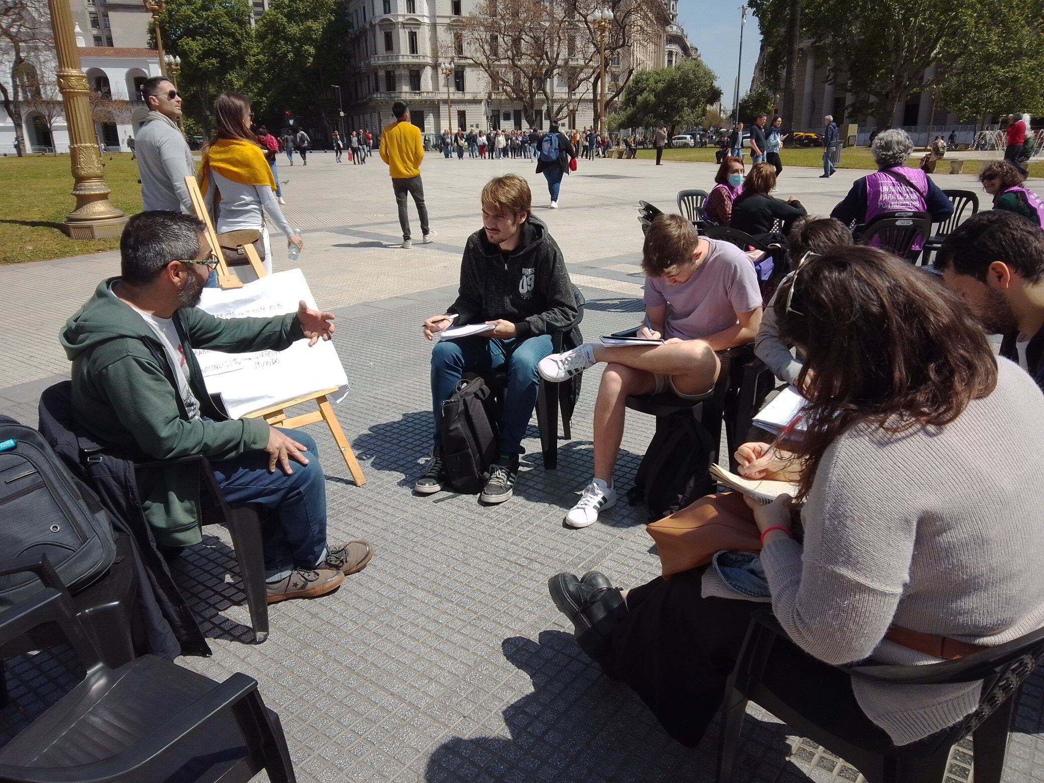 En las plazas habrán clases públicas y actividades.