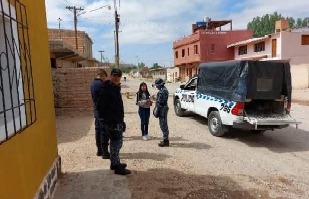 Efectivos policiales recorrieron diferentes vecindarios exhibiendo la fotografía de Sixto Balcarce, de quien no se tiene noticias desde el 17 de noviembre.