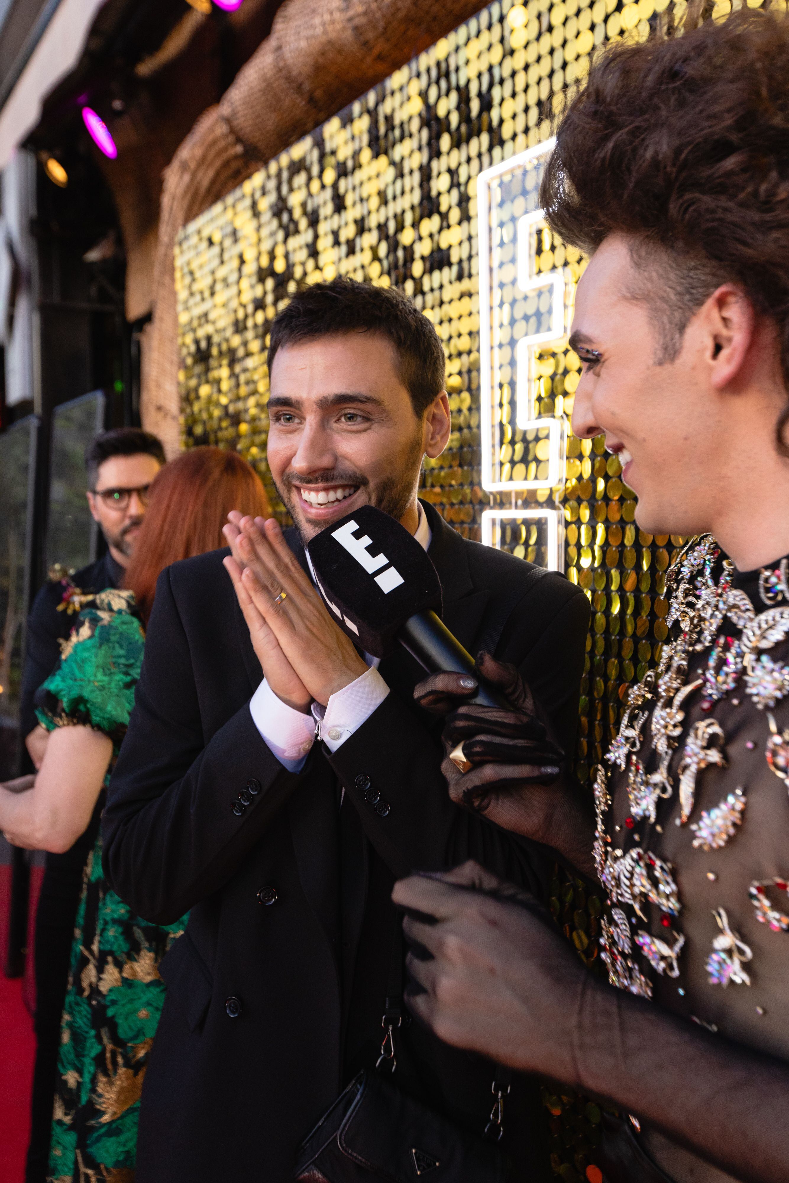 Lizardo Ponce en la alfombra roja de los People's Choice Awards.