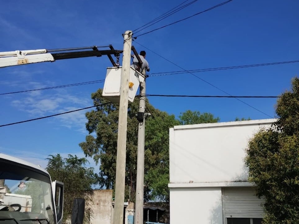 Instalaron nuevas luminarias en Bajo Hondo y Villa del Mar