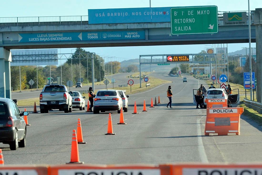 Control policial en la autopista sentido a Córdoba. (Imagen Ilustrativa).