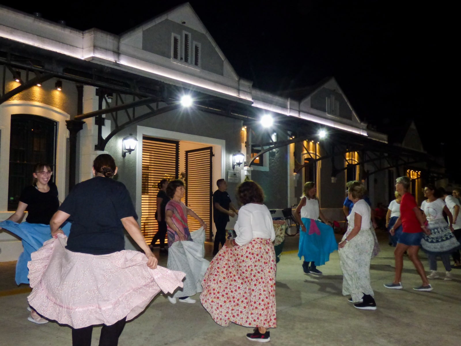 cierre de las clases abiertas de folklore en el CCE