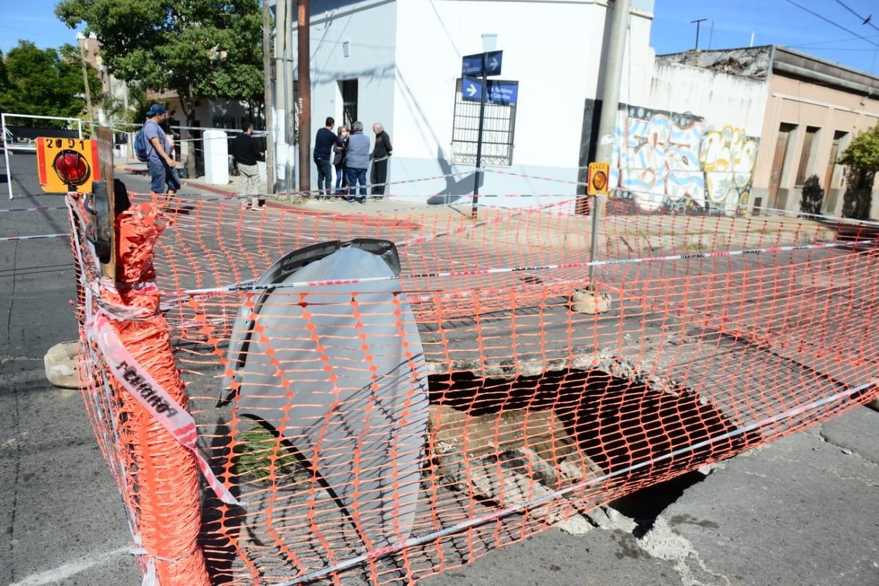 Otra vez se hundió una calle en Córdoba (José Hernández/LaVoz).