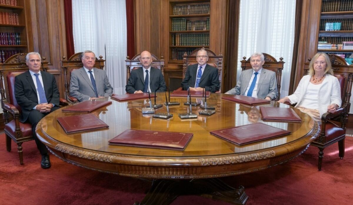 Vacunación VIP: quiénes son los jueces de la Corte Suprema bonaerense que recibieron las dos dosis