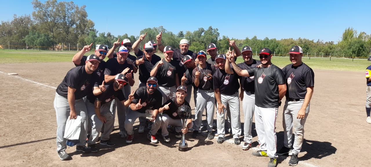 Torneo Internacional Vendimia 2023 de softbol. Patronato de Paraná campeón