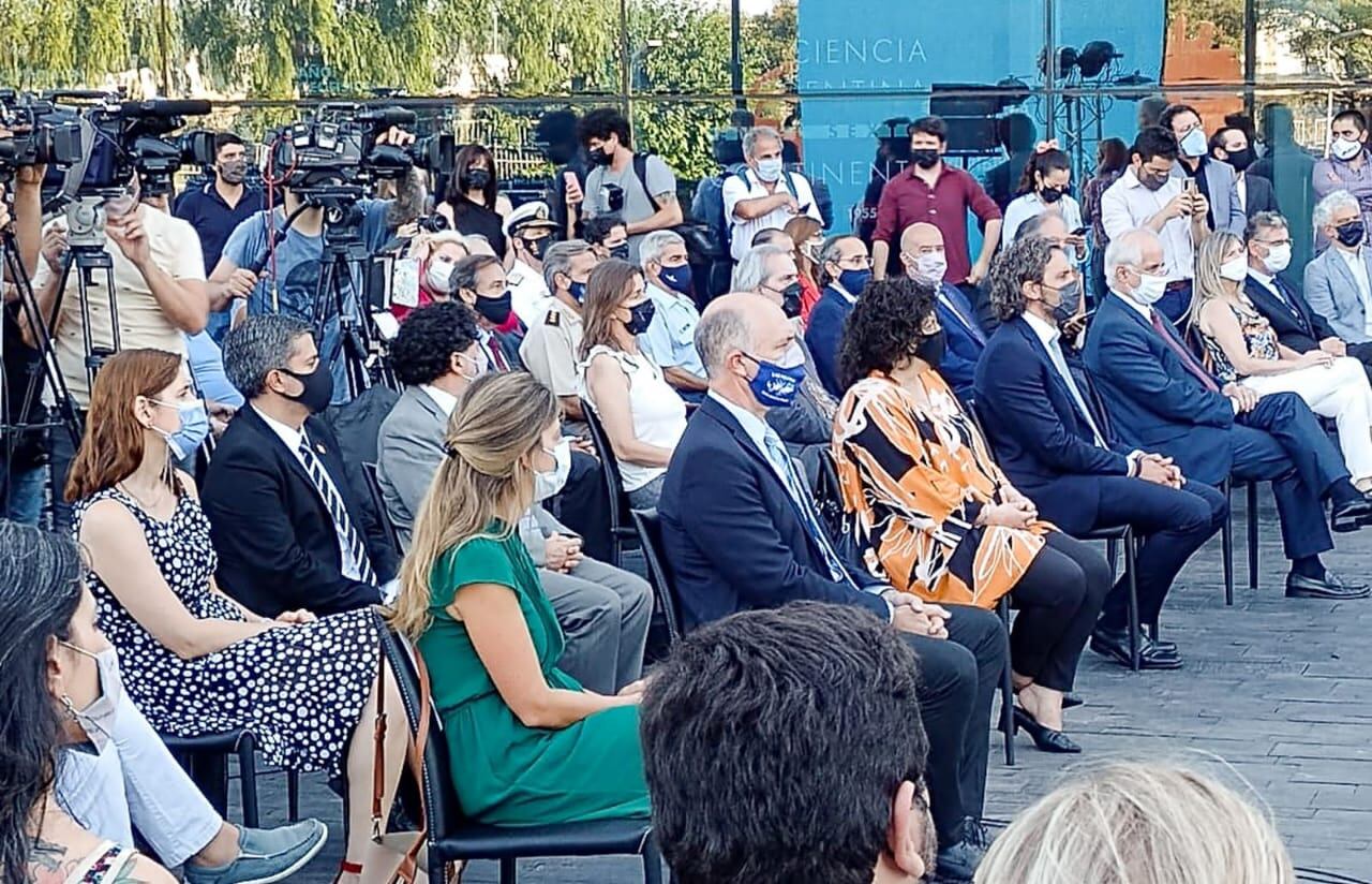 El secretario de Malvinas, Antártida, Islas del Atlántico Sur y Asuntos Internacionales del Gobierno de Tierra del Fuego AIAS, Andrés Dachary, participó de la presentación de "Agenda Malvinas 40 años".