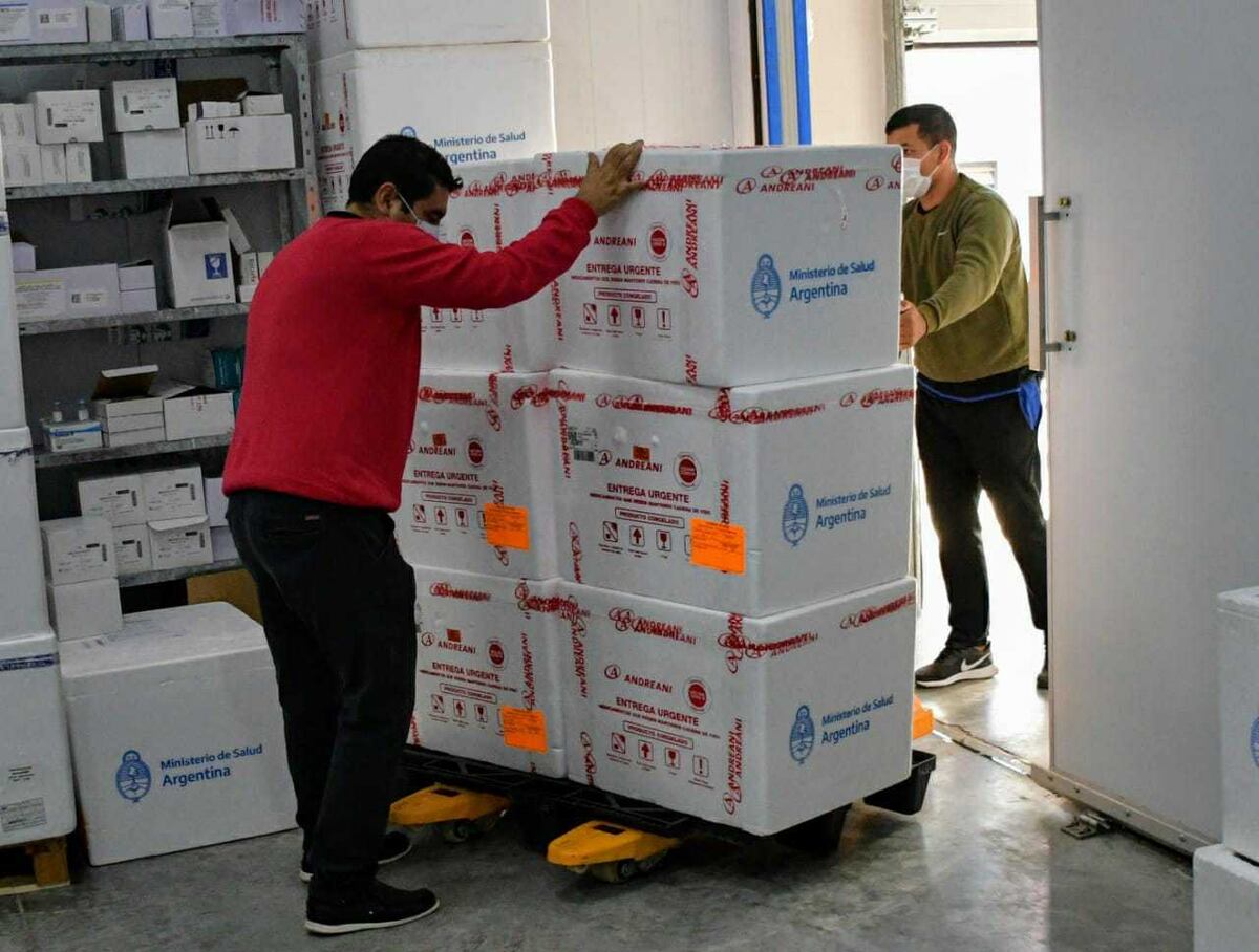 COVID-19: llegan a Chaco 35.000 vacunas Sputnik y AstraZeneca