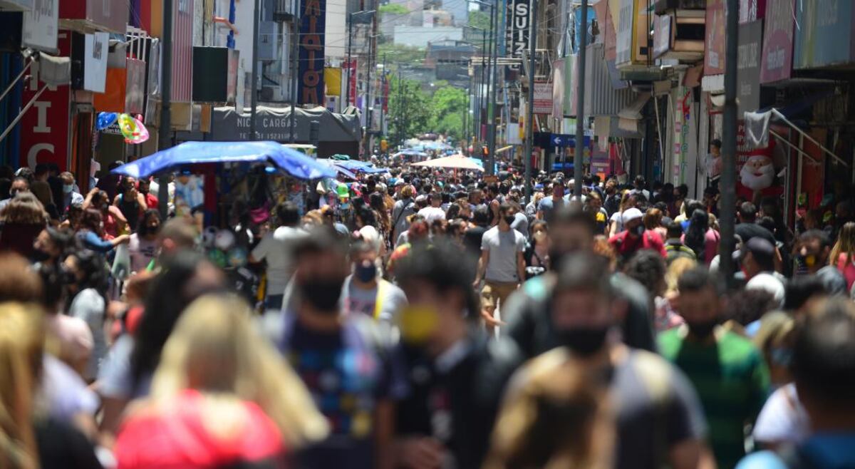 Feriado de octubre: cómo funcionarán los comercios de Córdoba