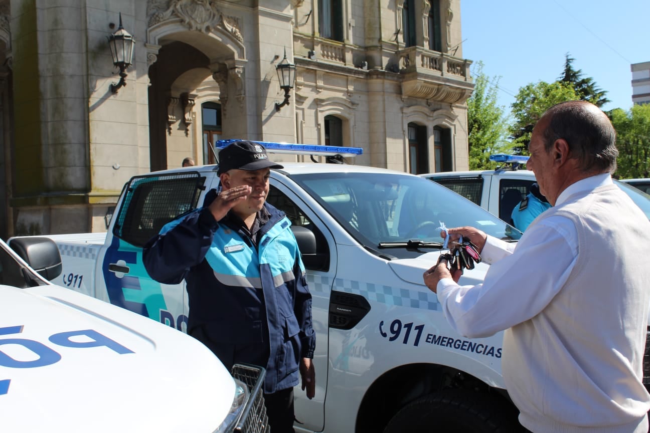 Sergio Berni estuvo en Tres Arroyos y entregó 12 nuevos patrulleros a la policía