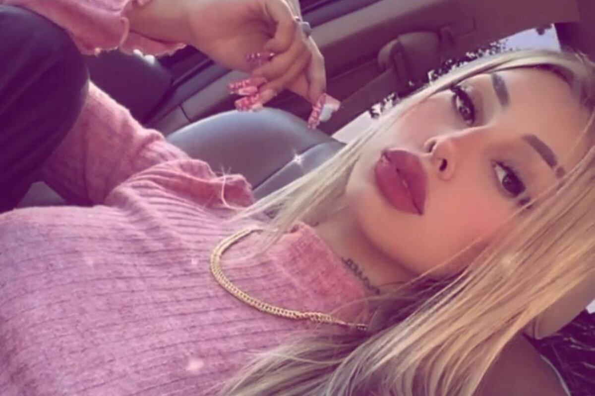 Con top de encaje y minifalda, Tamara Báez se llevó todas las miradas