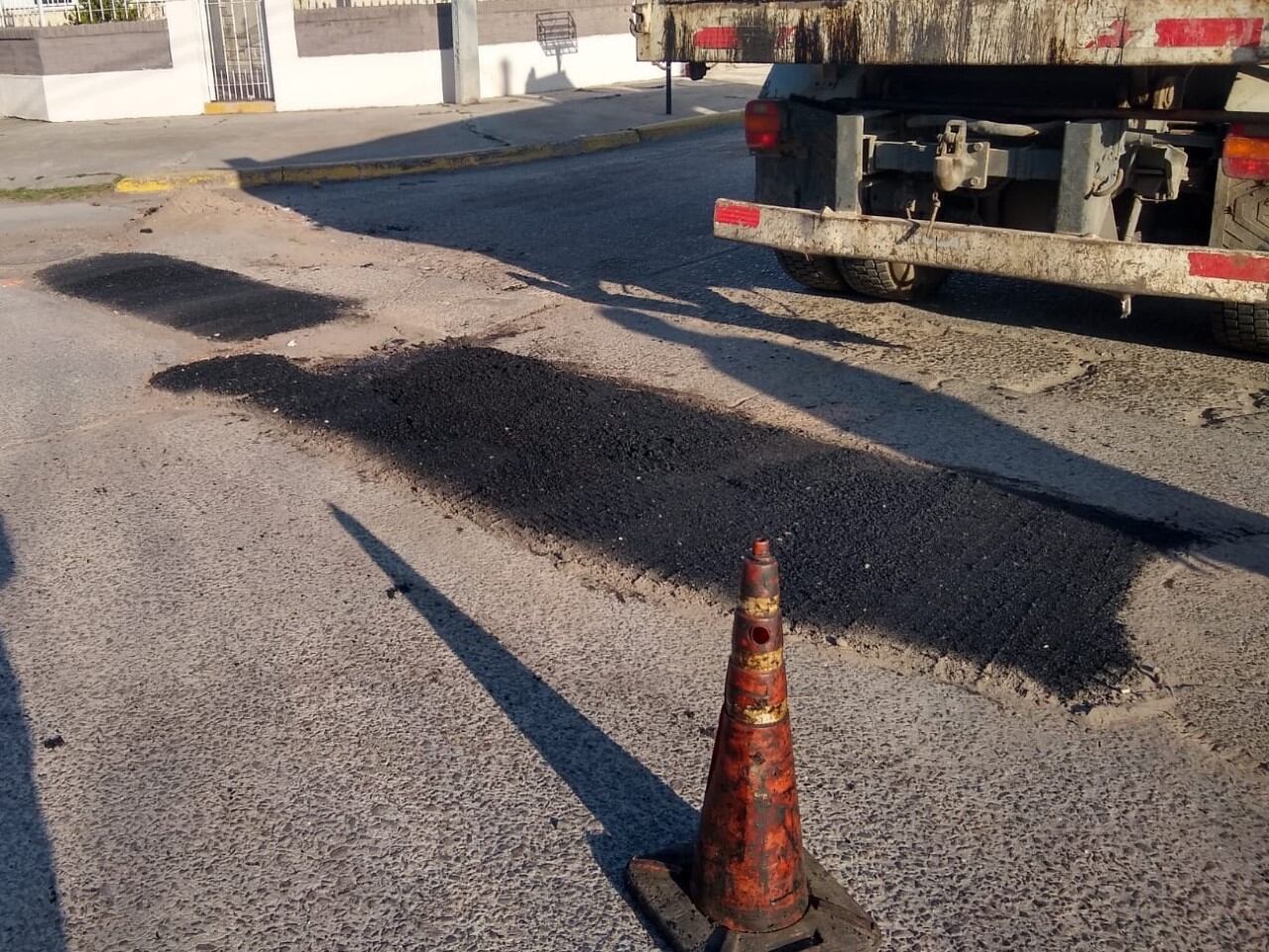 El Municipio realiza bacheo en distintos barrios de Punta Alta